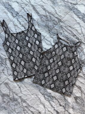 Ribbed Tank Top - Gray & Black Snakeskin Print